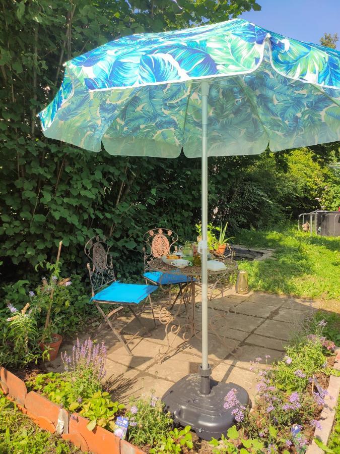 Modernes Zimmer Am Park Mit Garten, Huehner & Enten München Eksteriør bilde