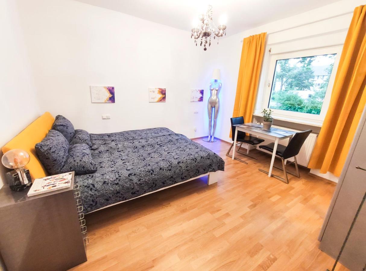 Modernes Zimmer Am Park Mit Garten, Huehner & Enten München Eksteriør bilde